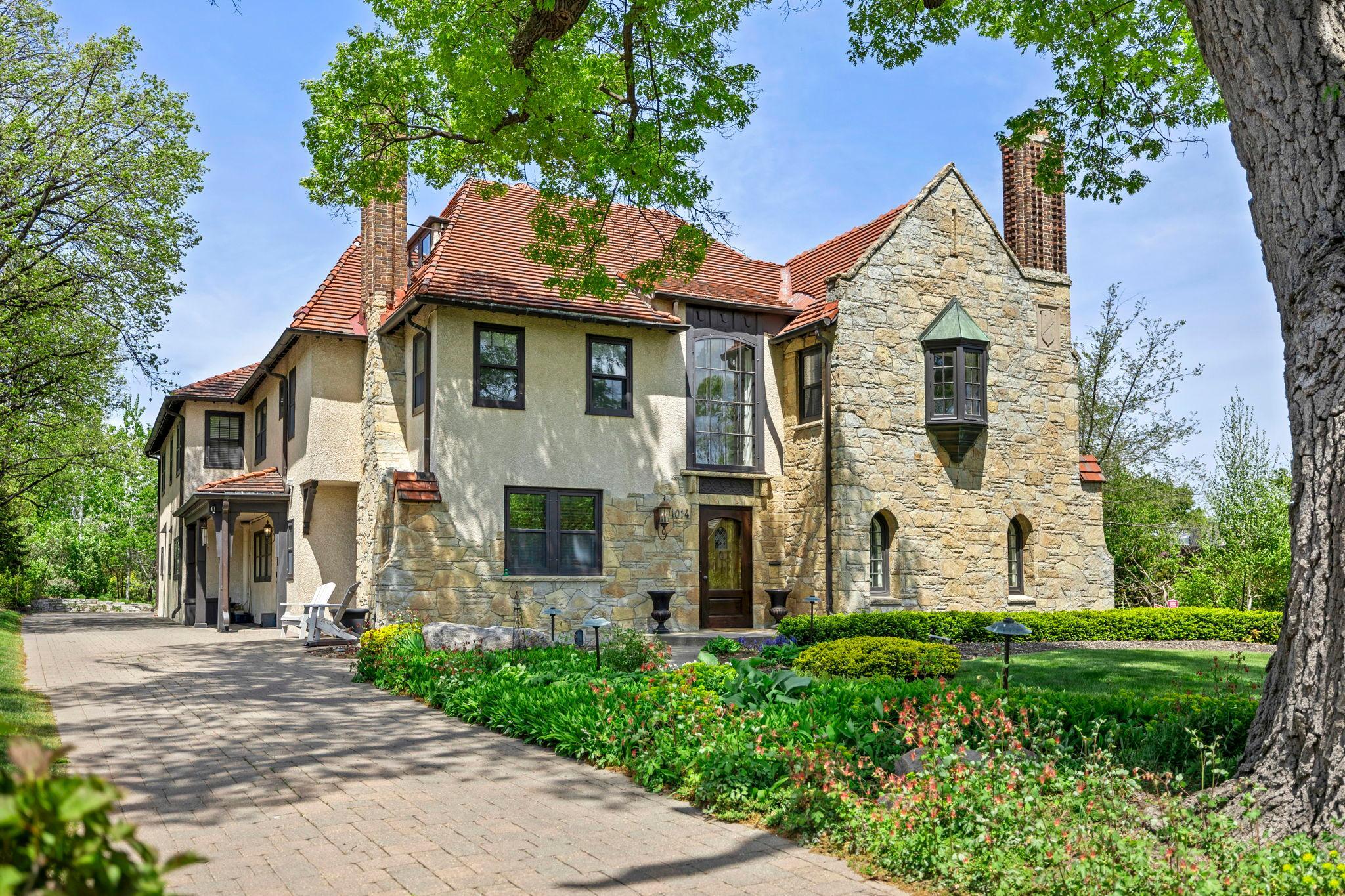 1014 Mount Curve Avenue Minneapolis MN 55403