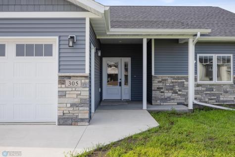 305 Prairie Drive N Hankinson ND 58041