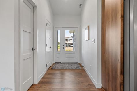 305 Prairie Drive N Hankinson ND 58041