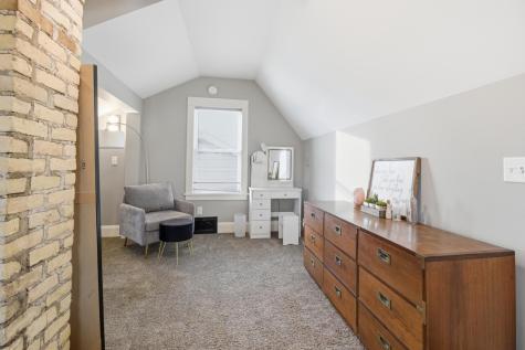 309 Etna Street Saint Paul MN 55106
