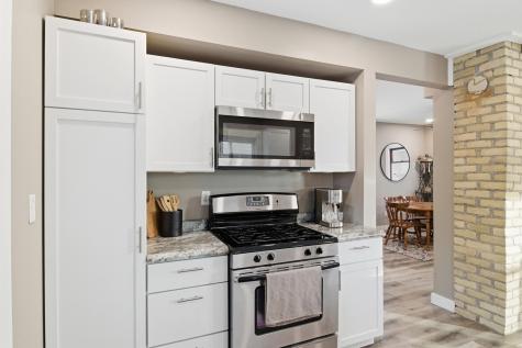 309 Etna Street Saint Paul MN 55106