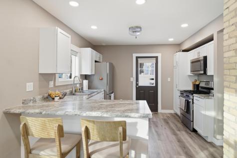 309 Etna Street Saint Paul MN 55106