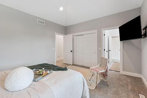 9 Red Forest Way North Oaks MN 55127
