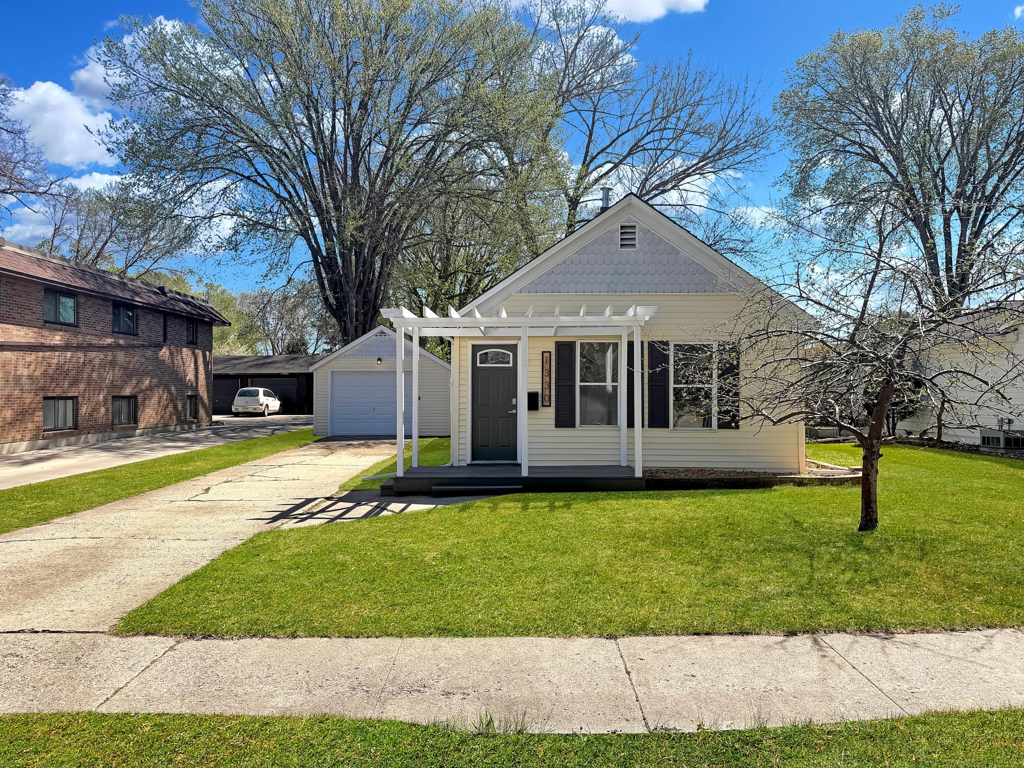 1330 14th Street S Fargo ND 58103
