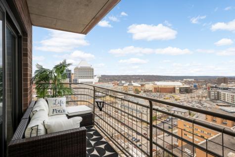 26 10th Street W Saint Paul MN 55102