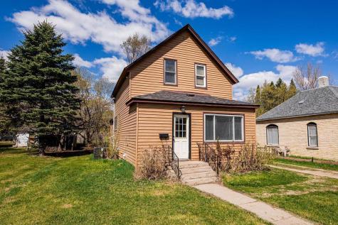 112 Cleveland Street Enderlin ND 58027