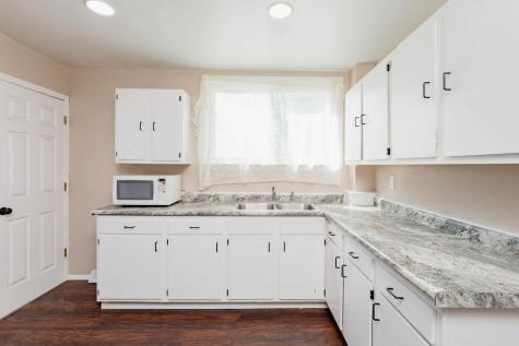 112 Cleveland Street Enderlin ND 58027