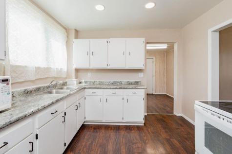 112 Cleveland Street Enderlin ND 58027