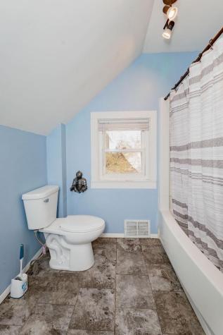 112 Cleveland Street Enderlin ND 58027