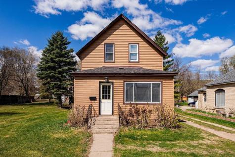 112 Cleveland Street Enderlin ND 58027