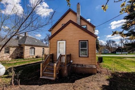 112 Cleveland Street Enderlin ND 58027