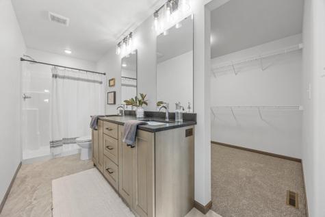 1021 61st Avenue W West Fargo ND 58047