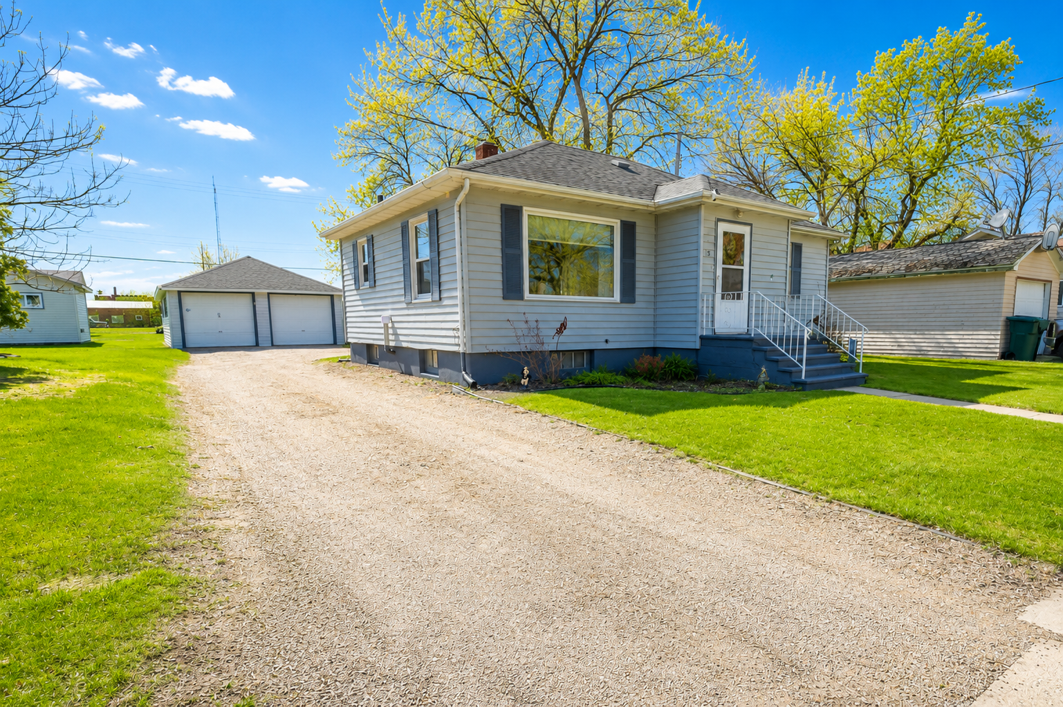15 2nd Street SE Hillsboro ND 58045