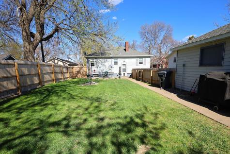 15 2nd Street SE Hillsboro ND 58045
