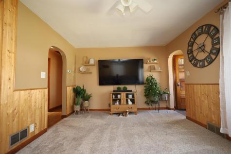15 2nd Street SE Hillsboro ND 58045