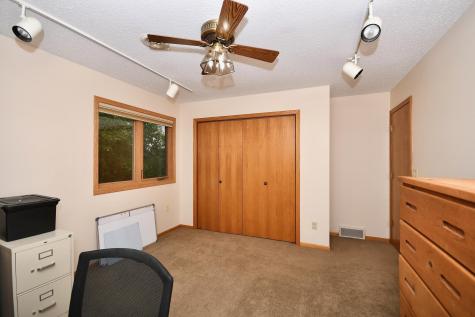 1943 19th Street S Fargo ND 58103