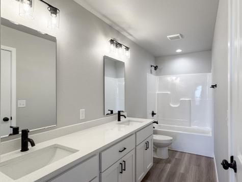 3252 36th Avenue S Moorhead MN 56560