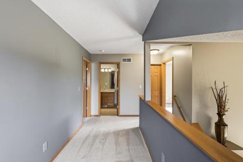 660 Kingfisher Lane Woodbury MN 55125