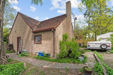504 Mississippi River Boulevard S Saint Paul MN 55116