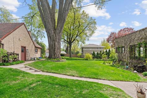 504 Mississippi River Boulevard S Saint Paul MN 55116