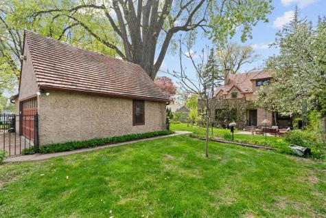 504 Mississippi River Boulevard S Saint Paul MN 55116
