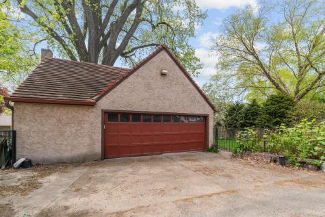 504 Mississippi River Boulevard S Saint Paul MN 55116