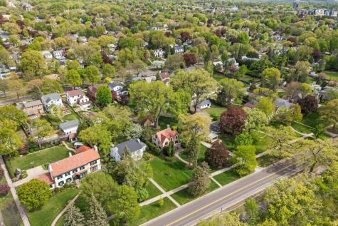 504 Mississippi River Boulevard S Saint Paul MN 55116