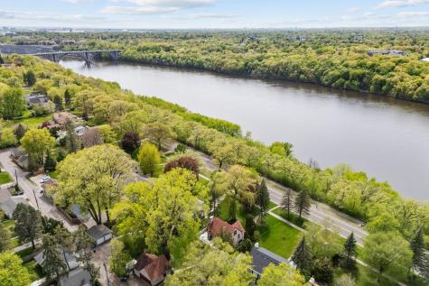504 Mississippi River Boulevard S Saint Paul MN 55116