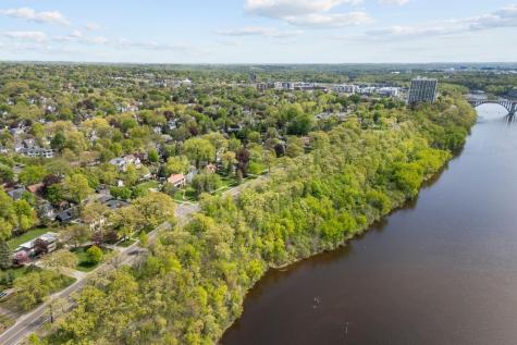 504 Mississippi River Boulevard S Saint Paul MN 55116