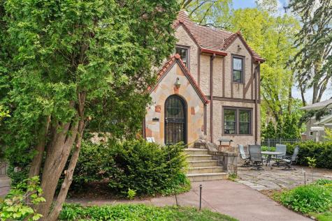504 Mississippi River Boulevard S Saint Paul MN 55116