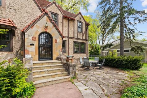 504 Mississippi River Boulevard S Saint Paul MN 55116