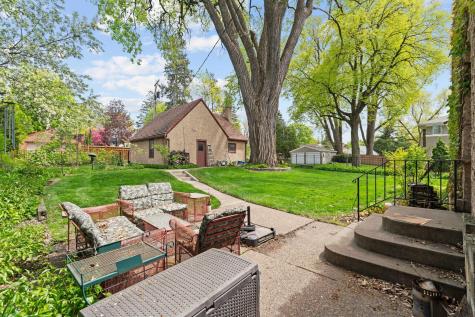 504 Mississippi River Boulevard S Saint Paul MN 55116