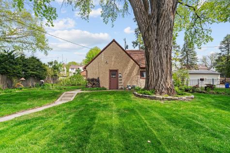504 Mississippi River Boulevard S Saint Paul MN 55116