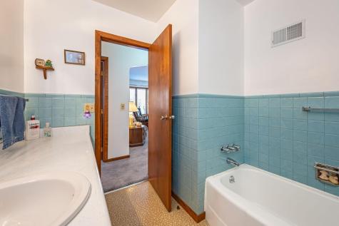 206 N 1st Avenue E Truman MN 56088