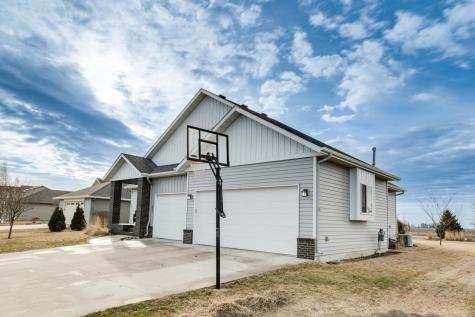 657 Westminster Drive Moorhead MN 56560