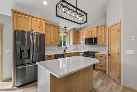 L7 B2 138th Street Princeton MN 55371