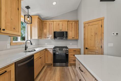 L7 B2 138th Street Princeton MN 55371