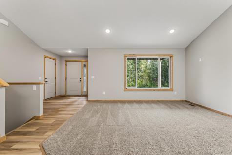 L7 B2 138th Street Princeton MN 55371