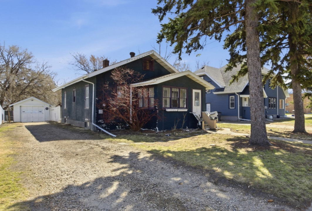 512 10th Street N Moorhead MN 56560