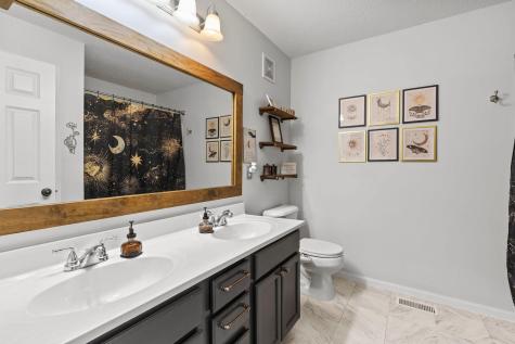 1773 Grove Drive Shakopee MN 55379