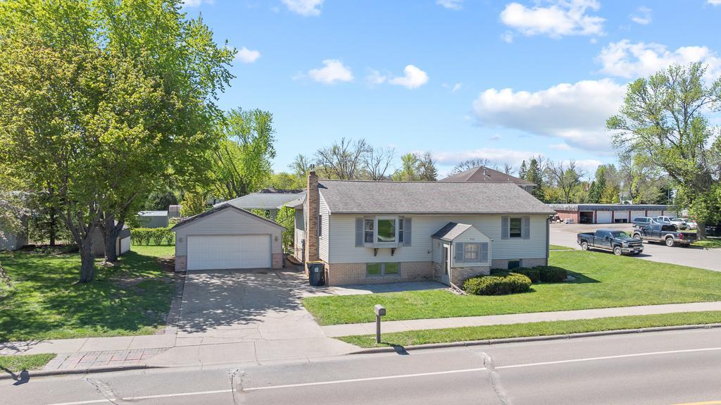 400 E Southview Drive Marshall MN 56258