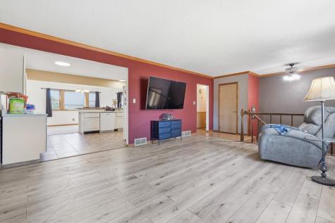 400 E Southview Drive Marshall MN 56258