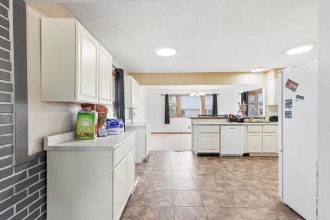 400 E Southview Drive Marshall MN 56258