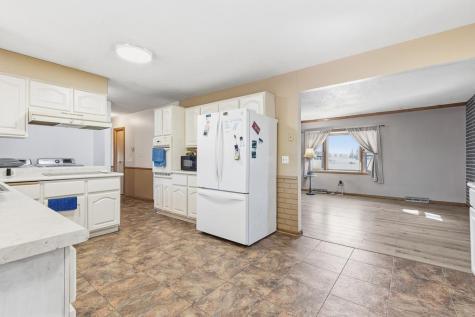 400 E Southview Drive Marshall MN 56258