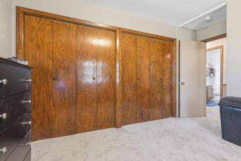400 E Southview Drive Marshall MN 56258