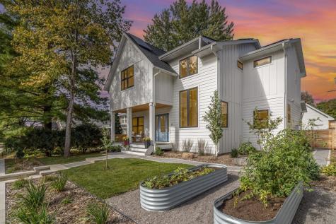 31X Stonebridge Boulevard Saint Paul MN 55105