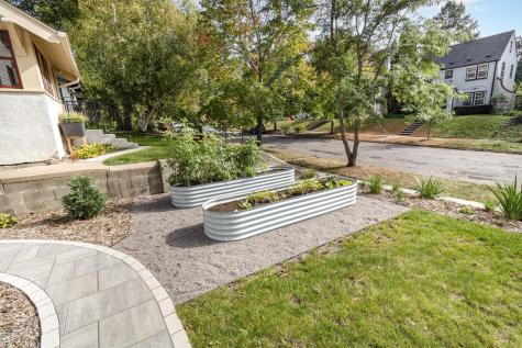 31X Stonebridge Boulevard Saint Paul MN 55105