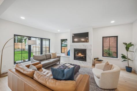 31X Stonebridge Boulevard Saint Paul MN 55105