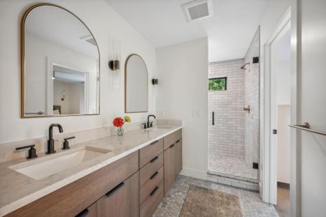 31X Stonebridge Boulevard Saint Paul MN 55105