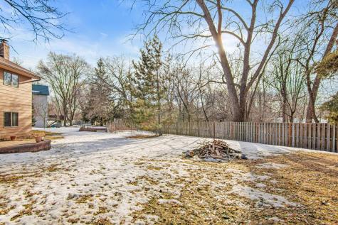 11010 40th Place N Plymouth MN 55441